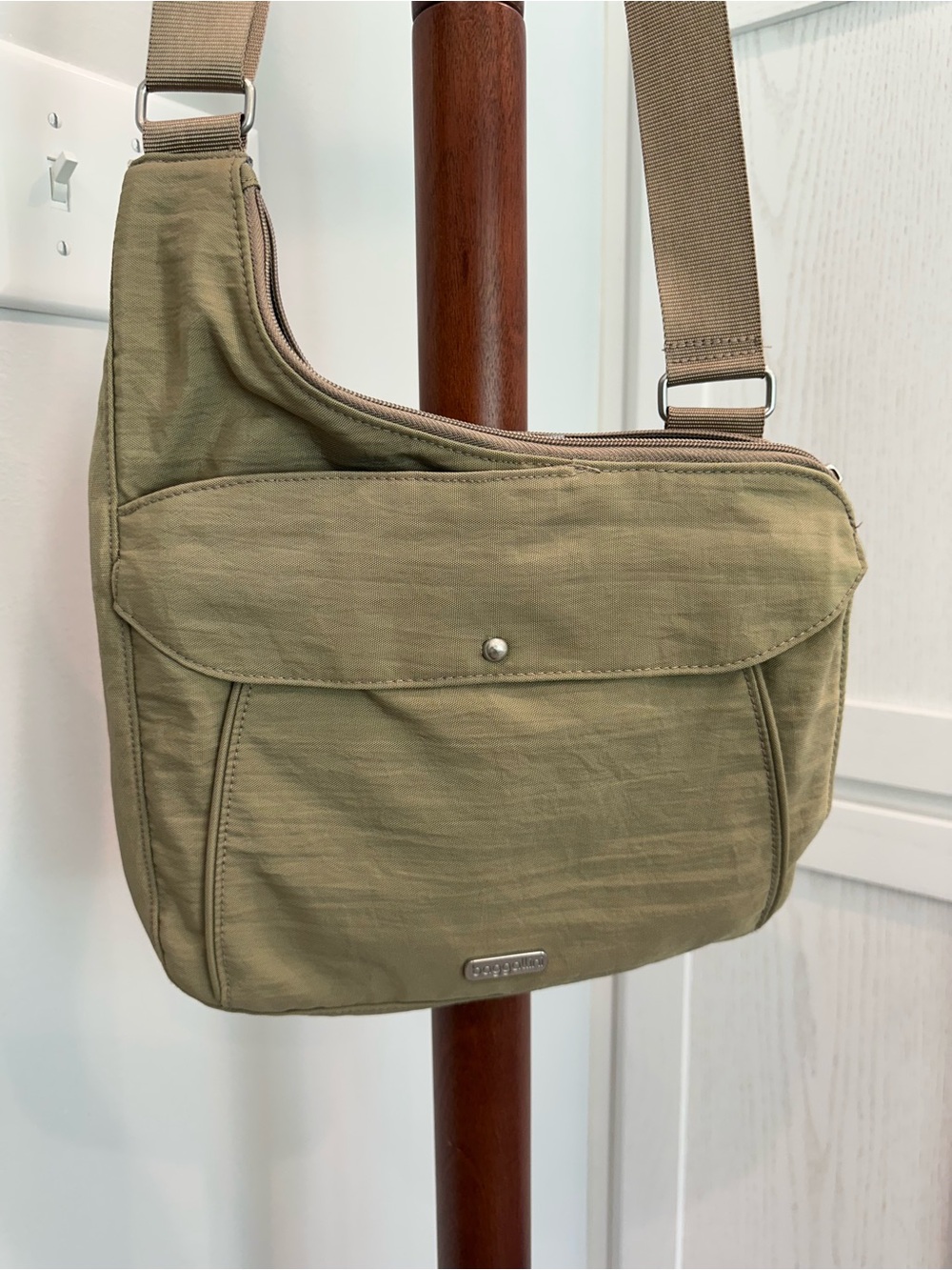 Baggallini Sand Travel Crossbody Bag